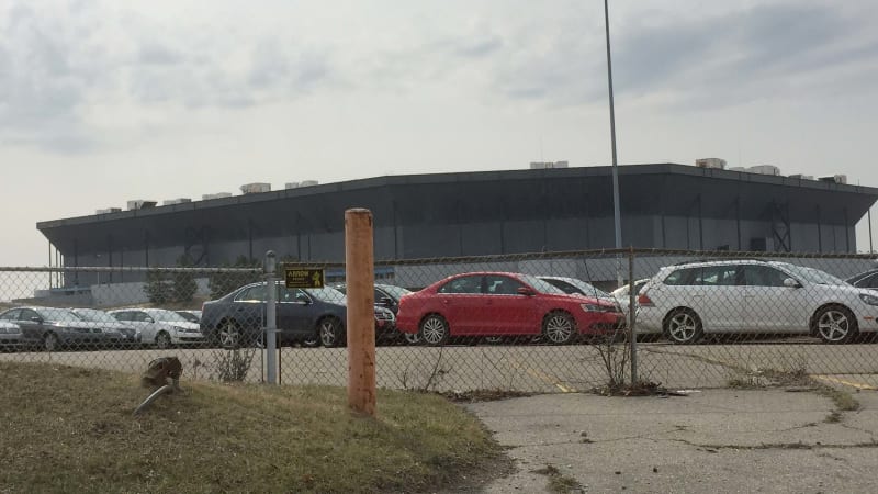 Dirty VW diesels sit in parking-lot limbo in Pontiac, Michigan